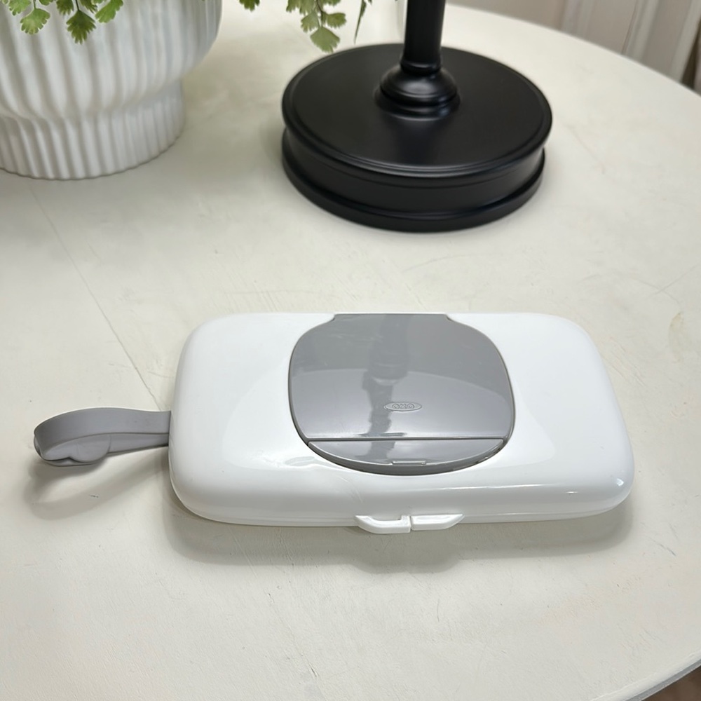 Oxo White and Gray Wipes Dispenser